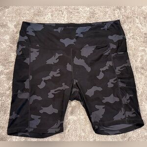 Yogalicious Women's Black Gray Camo Camoflauge Shorts 3X XXXL
